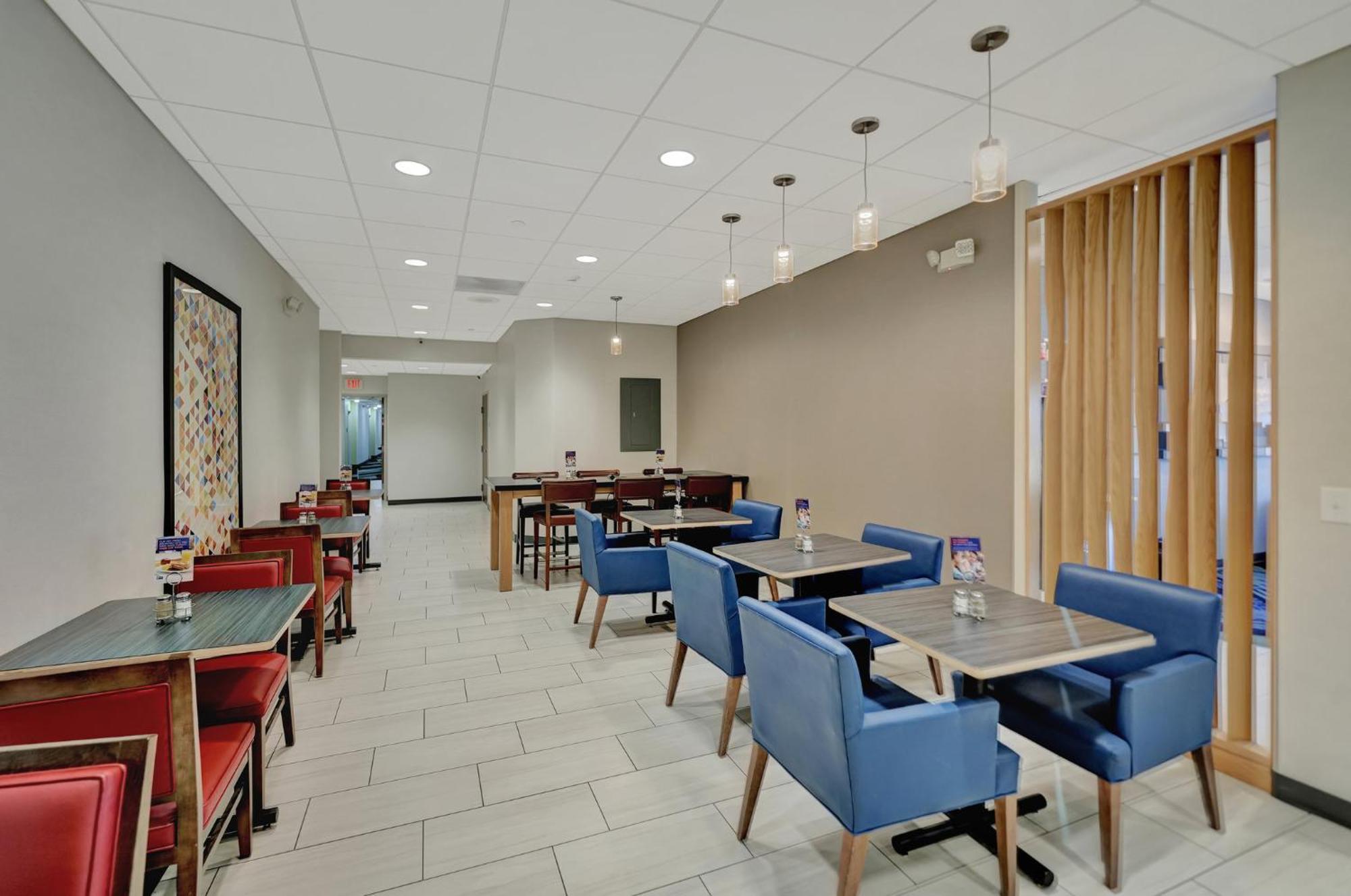Holiday Inn Express Hotel & Suites Beatrice By Ihg Kültér fotó